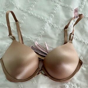 Victorias Secret Push Up Bra (NWT)